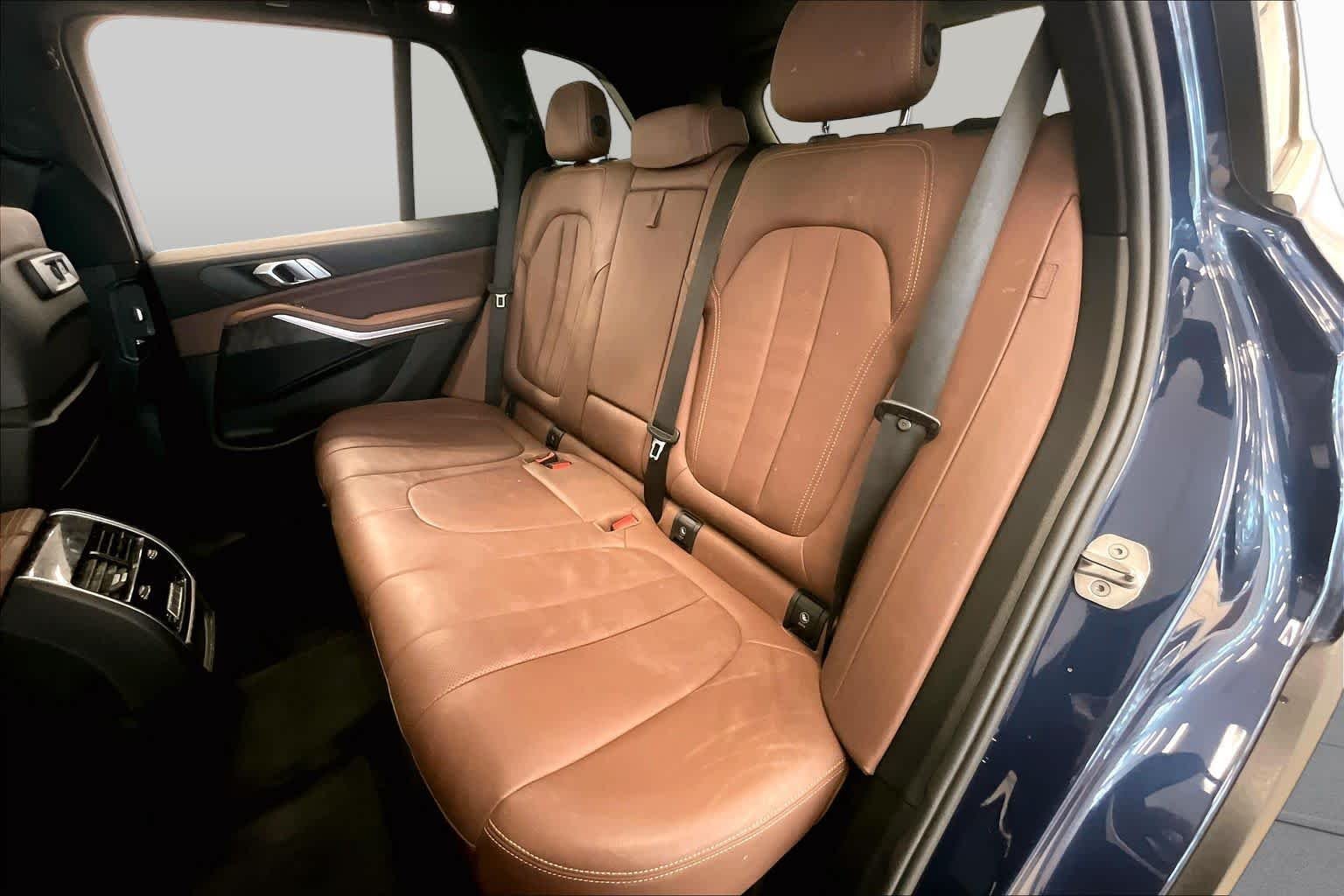 Used 2022 Phytonic Blue Metallic BMW sDrive40i image 19