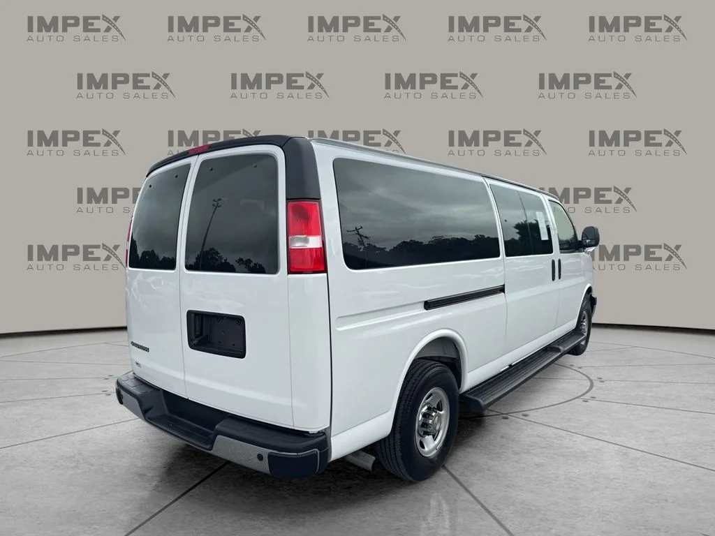 Used 2025 White Chevrolet LT image 5