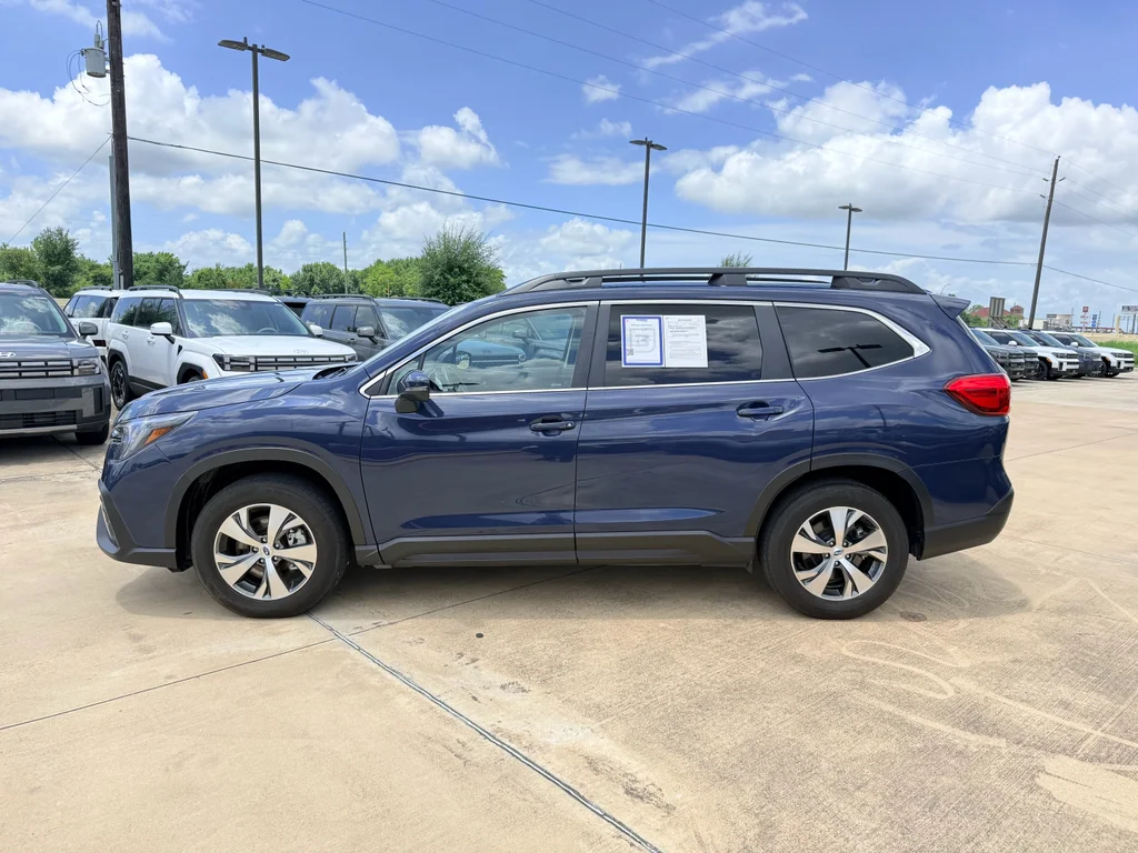 Used 2023 Cosmic Blue Pearl Subaru Premium image 9
