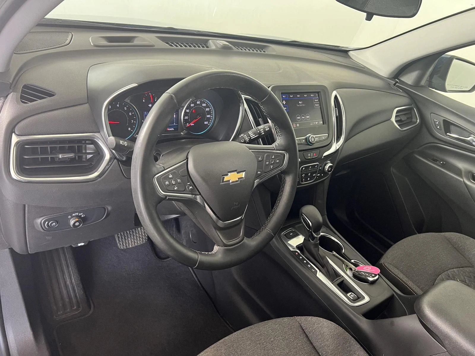 Used 2024 Lakeshore Blue Metallic Chevrolet LT image 4