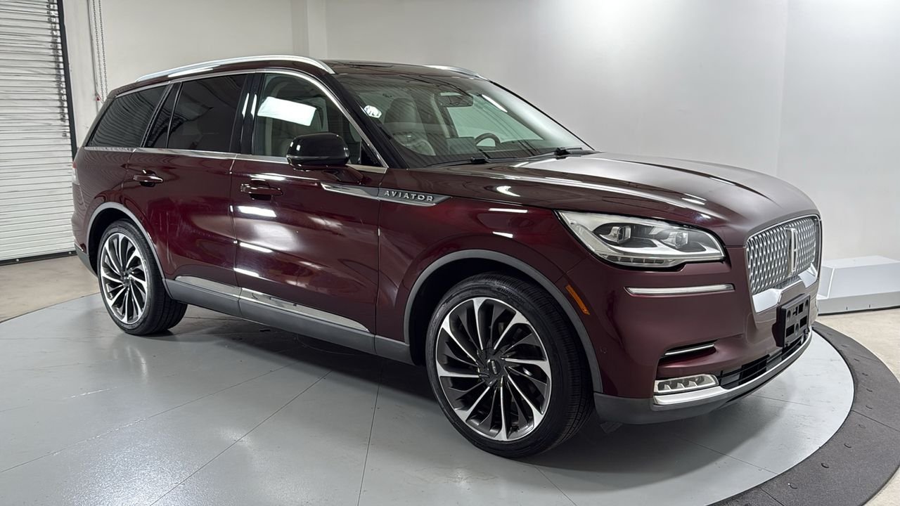 Used 2020 Red Lincoln Reserve image 3