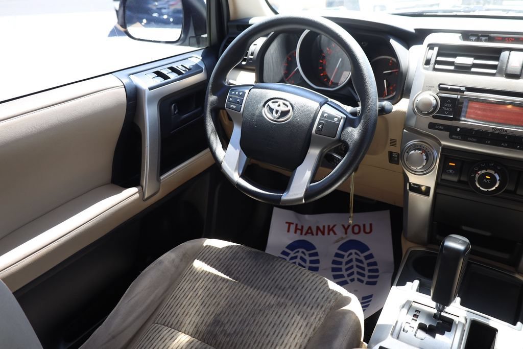 Used 2013 Blizzard Pearl Toyota SR5 image 19