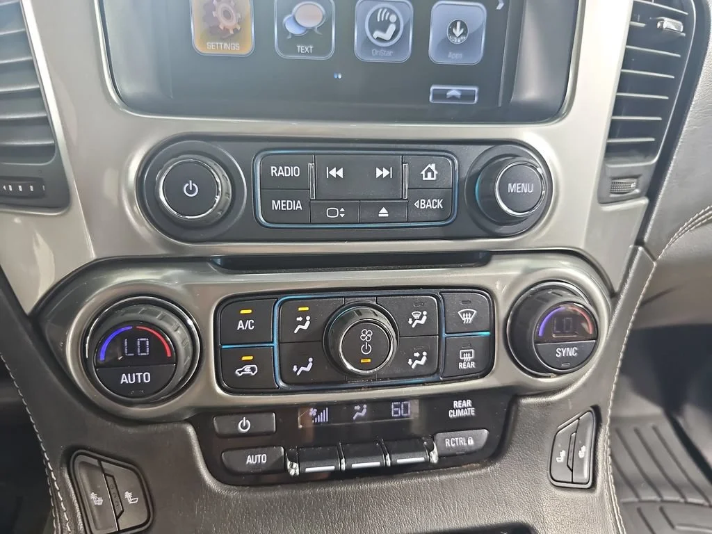 Used 2018 SUMMIT WHITE Chevrolet LT image 30