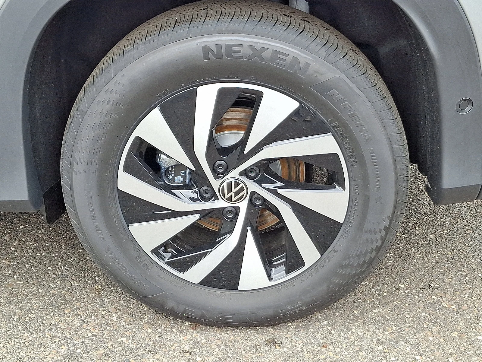 New 2026 Pyrite Silver Metallic Volkswagen S image 7