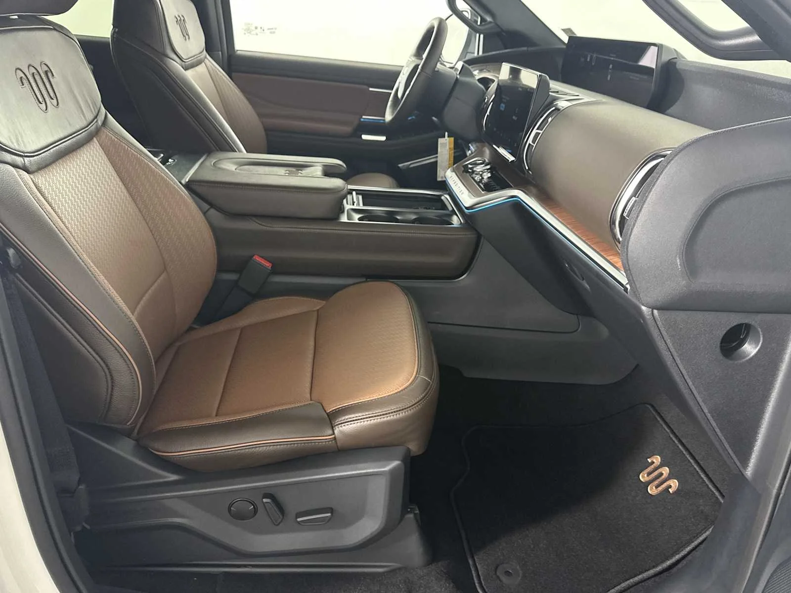 New 2027 Star White Metallic Tri-Coat Ford King Ranch image 16