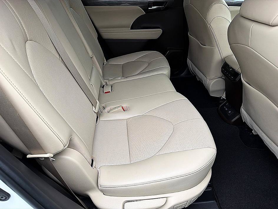Used 2022 Pearl Toyota Limited image 27