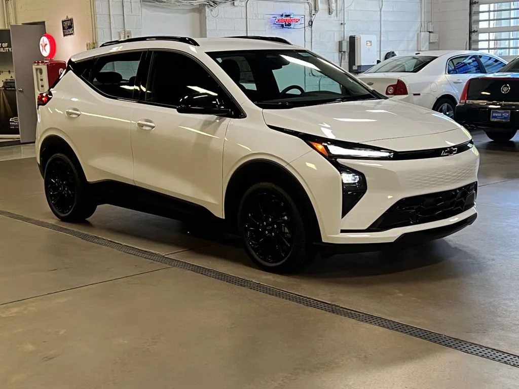 2027 Chevrolet Bolt RS - Photo 6