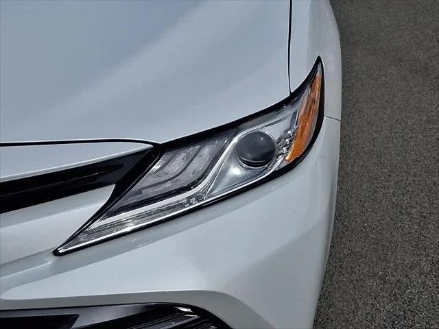 2020 Toyota Camry XLE - Photo 12