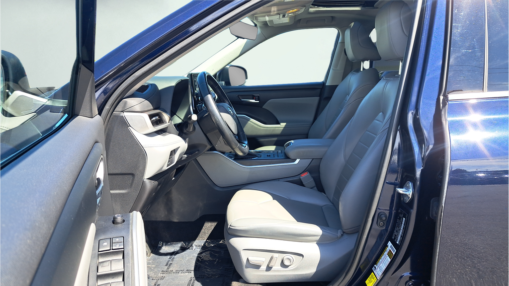 Used 2021 Blue Toyota XLE image 10