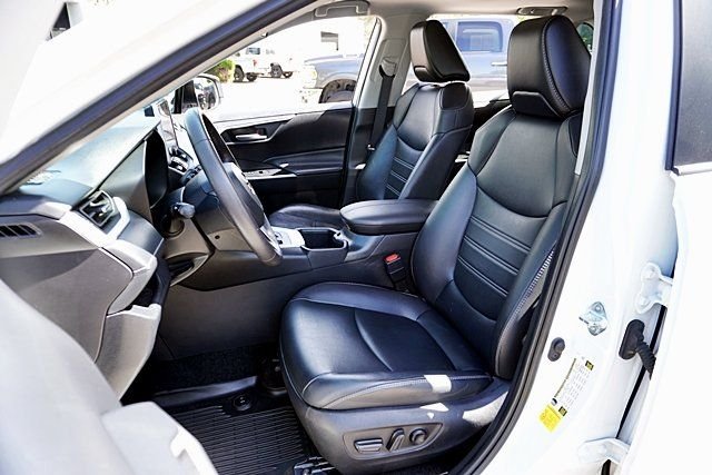 Used 2024 Beige Toyota XLE Premium image 14