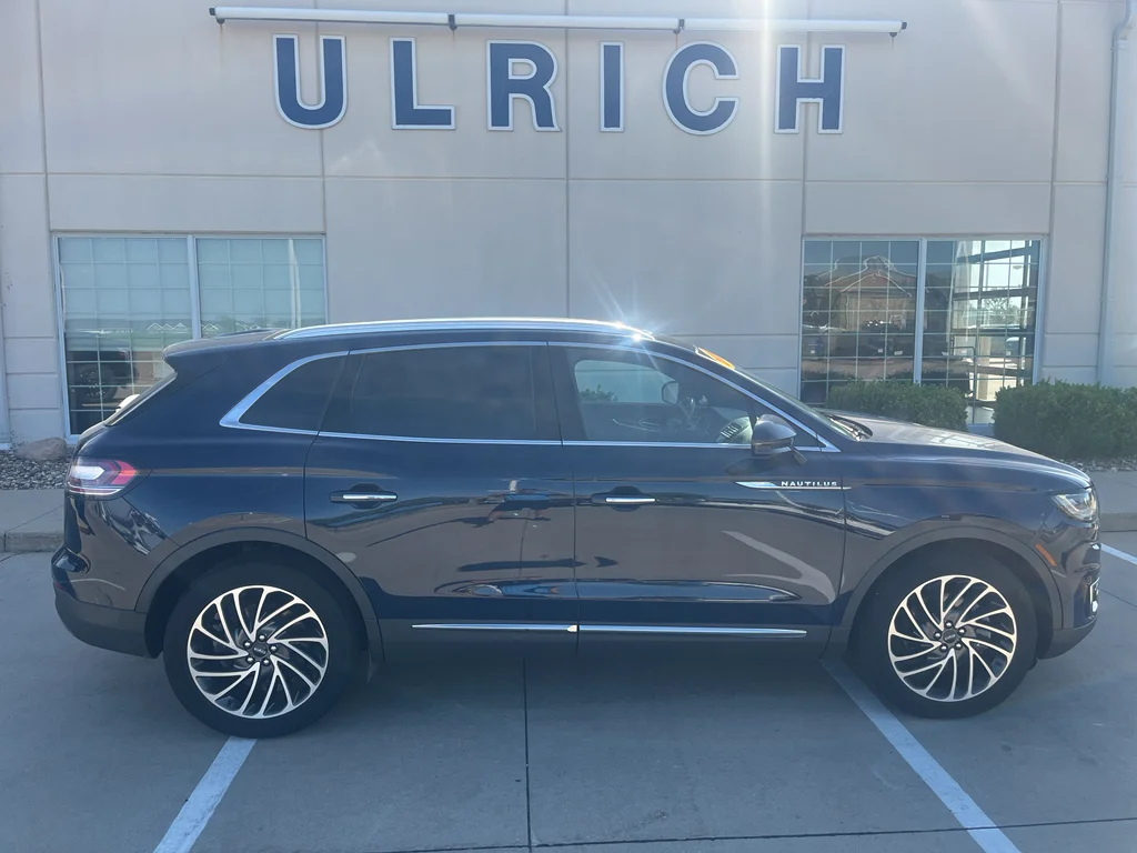 Used 2020 Rhapsody Blue Lincoln Reserve image 11