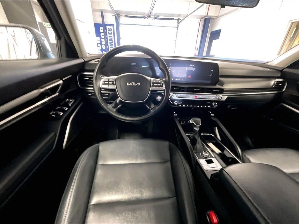 Used 2024 Everlasting Silver Kia S image 18