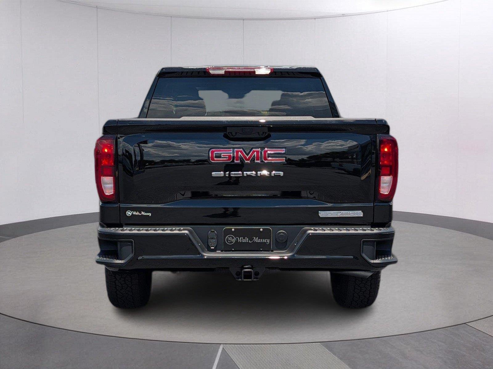 New 2026 Onyx Black GMC Elevation image 4