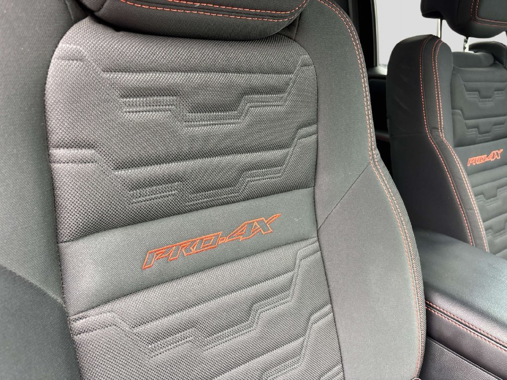 Used 2025 White Nissan PRO-4X image 19