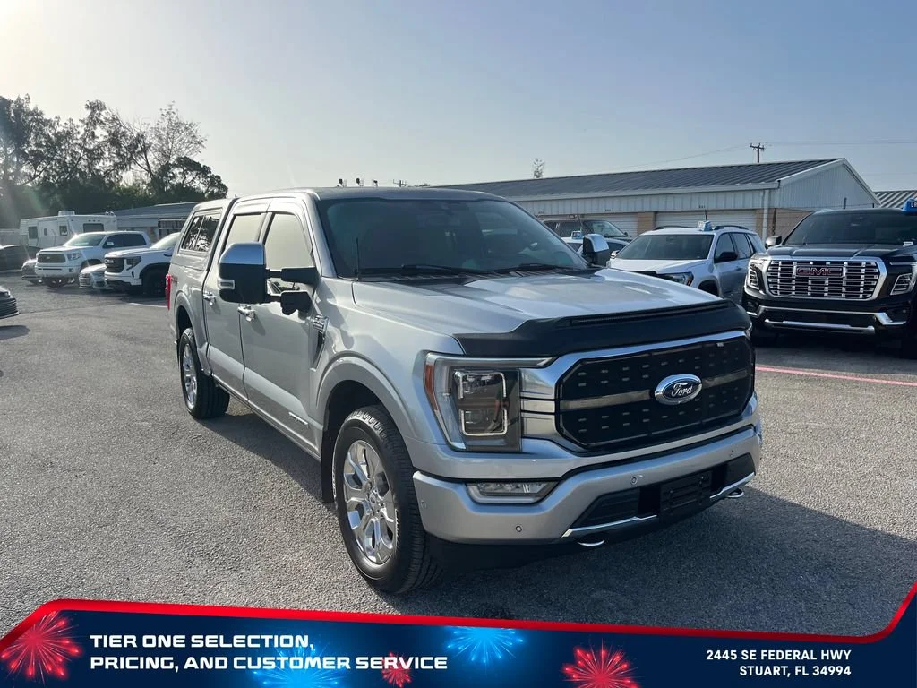 Used 2022  Ford XL image 3