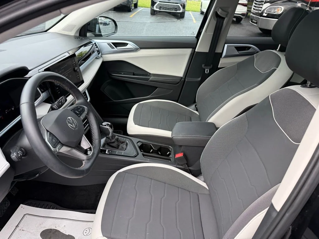 2025 Volkswagen Taos SE - Photo 28