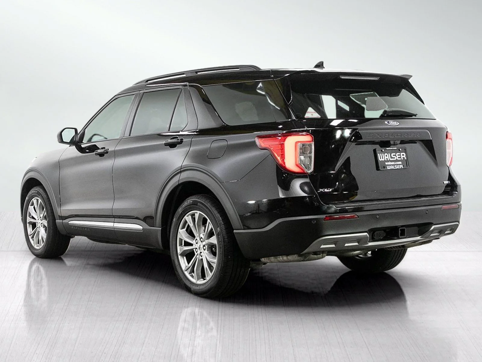 Used 2020 Black Metallic Ford XLT image 3