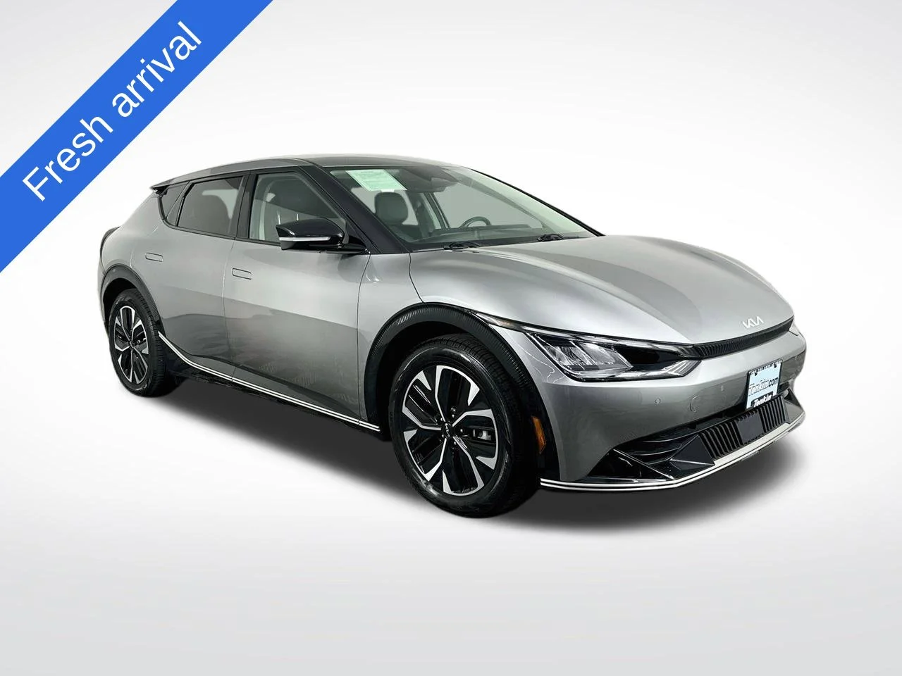 Used 2024 Steel Gray Kia Wind image 1