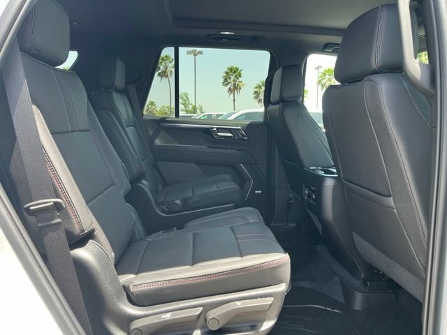 Used 2025 Iridescent Pearl Tricoat Chevrolet RST image 24