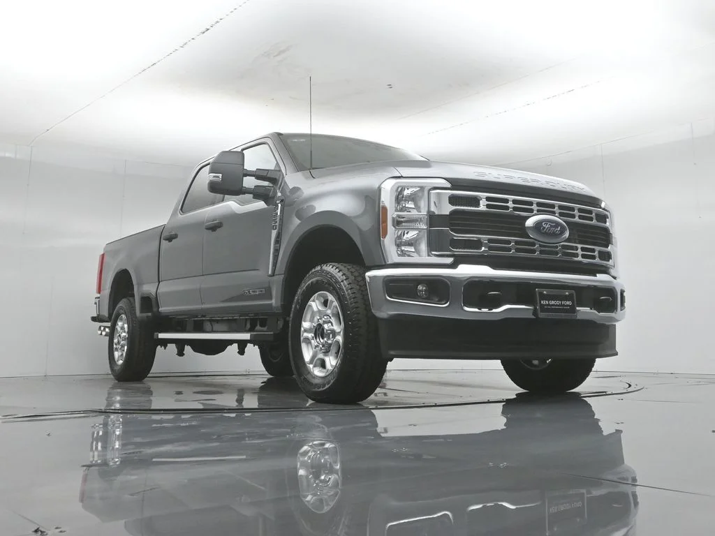 New 2026 Carbonized Gray Metallic Ford XLT image 45
