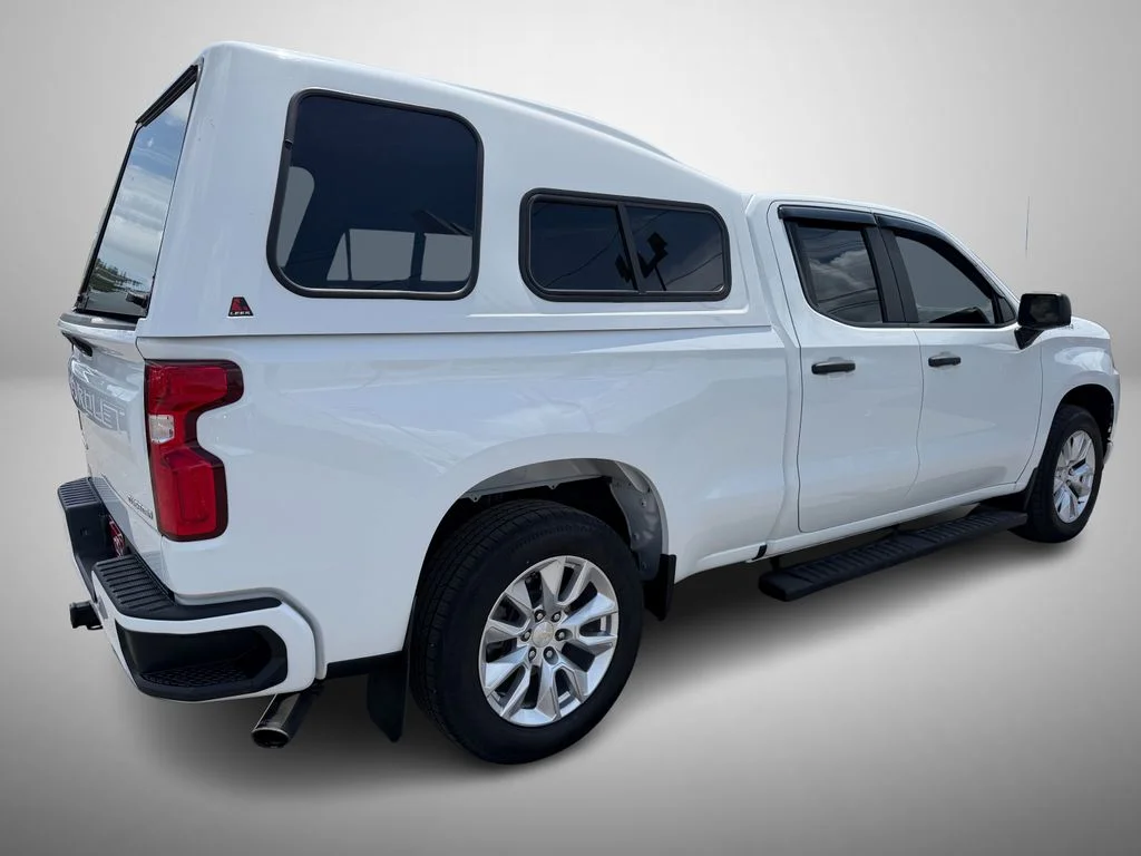 Used 2021 White Chevrolet Custom image 3