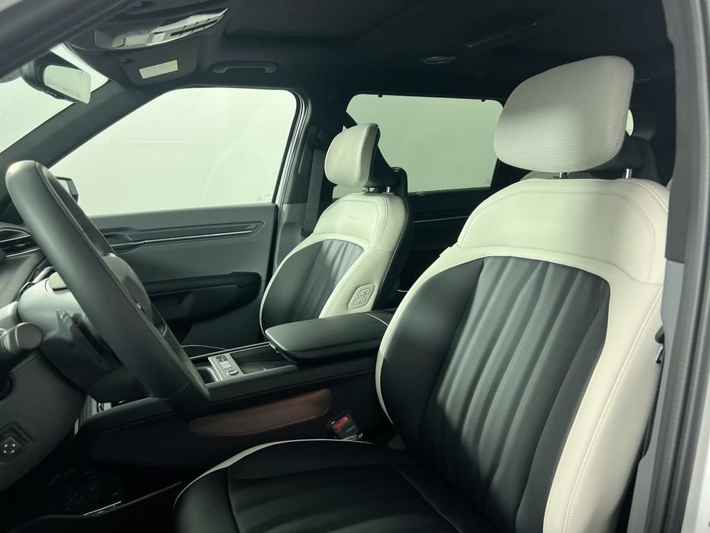 New 2026 Glacial White Pearl / Black Ro Kia GT-Line AWD image 14