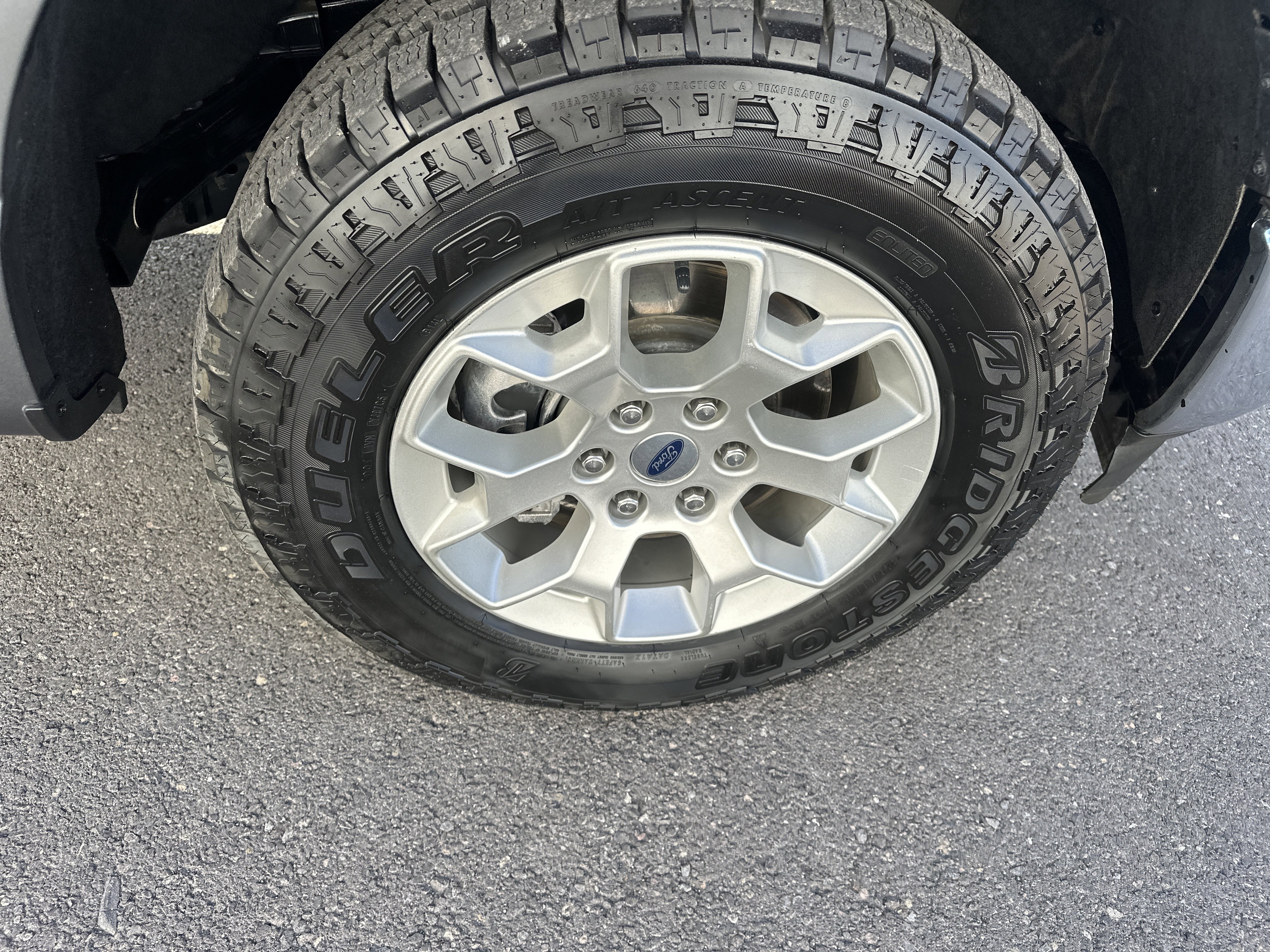 Used 2023 CARBONIZED GRAY Ford  image 9