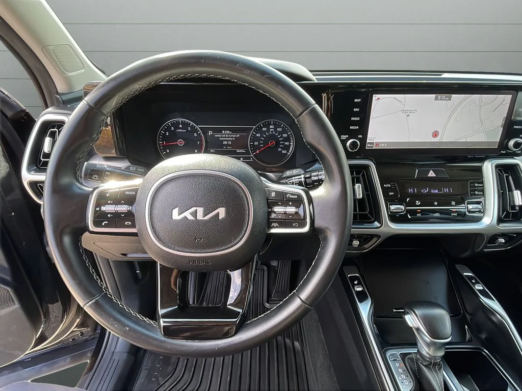 Used 2022 Black Kia S image 36