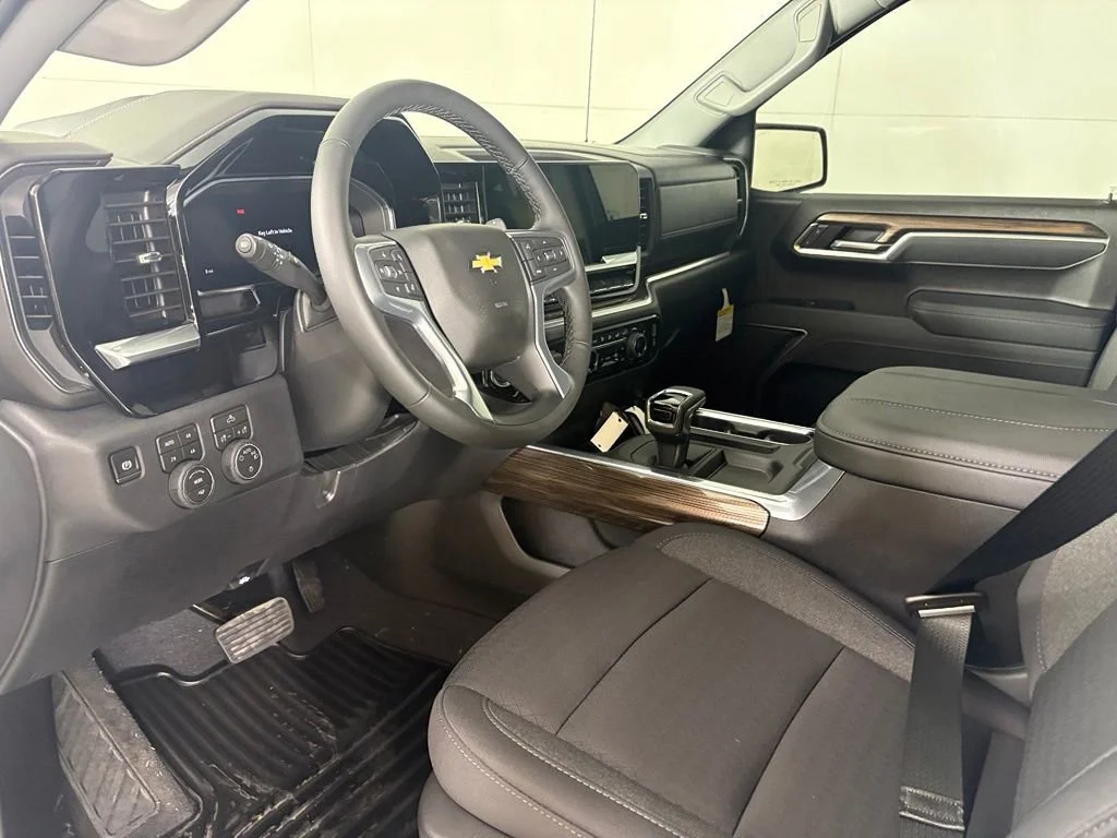 New 2026 Summit White Chevrolet LT image 25