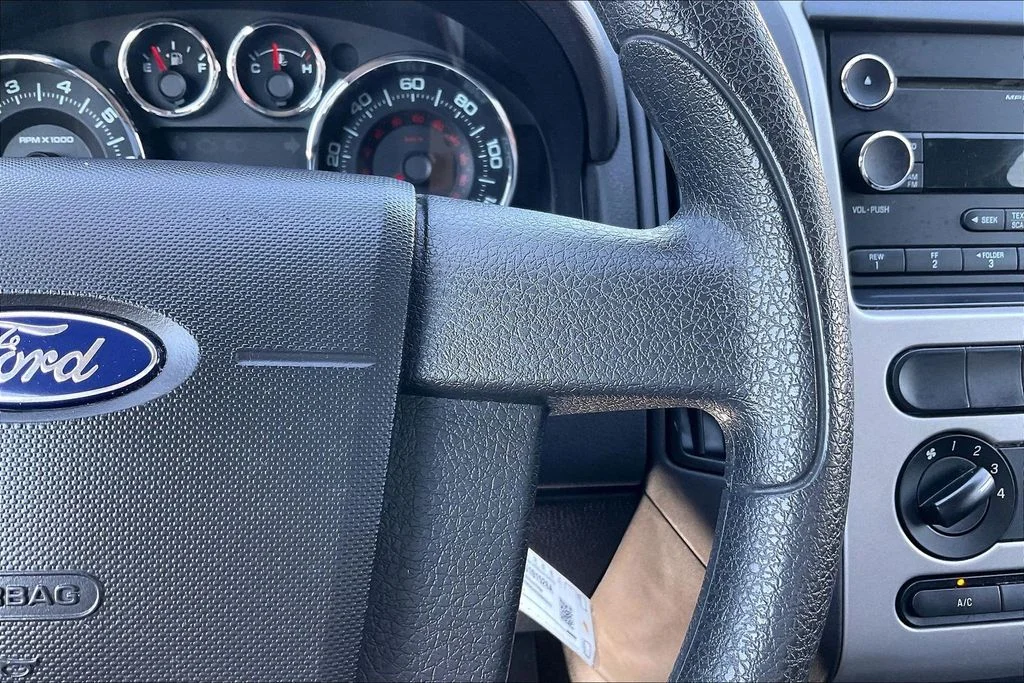 Used 2010  Ford SE image 17