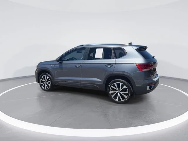 Used 2022  Volkswagen 1.5T SE image 6