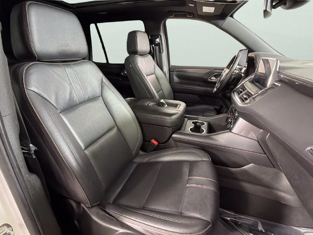Used 2023 IRIDESCENT PEARL TRICOAT Chevrolet RST image 38