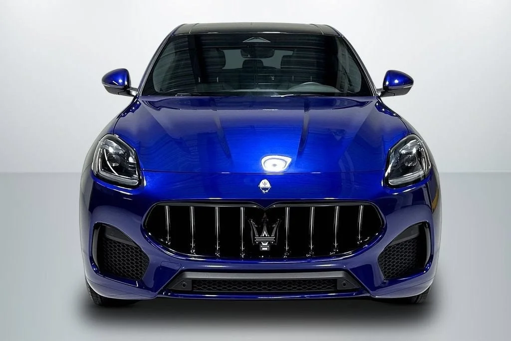 Used 2025 Blu Intenso Metallic Maserati  image 2