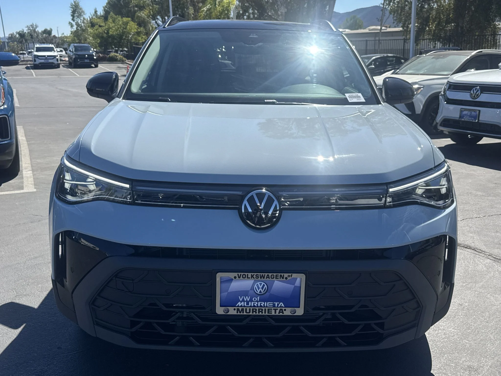 New 2027 Monument Gray w/Deep Black Roof Volkswagen SE Black image 3