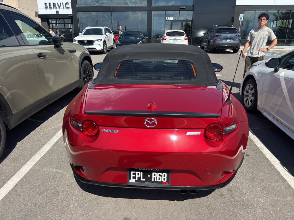 Used 2016 Soul Red Metallic Mazda Club image 8