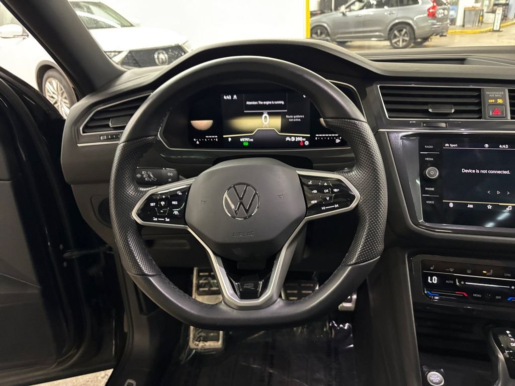 Used 2022 Deep Black Pearl Volkswagen 2.0T SE R-Line Black image 21