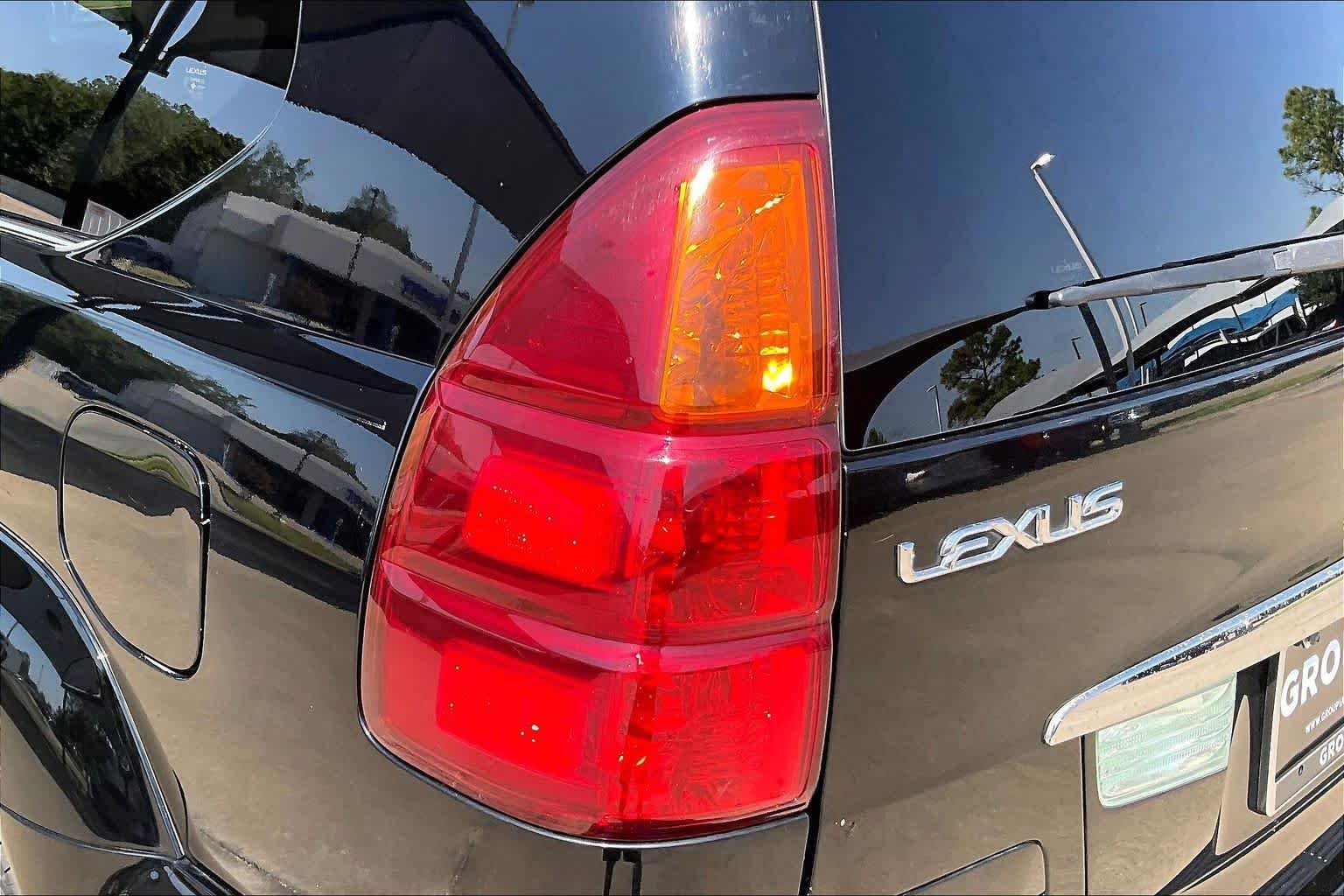 Used 2005 Black Onyx Lexus  image 26