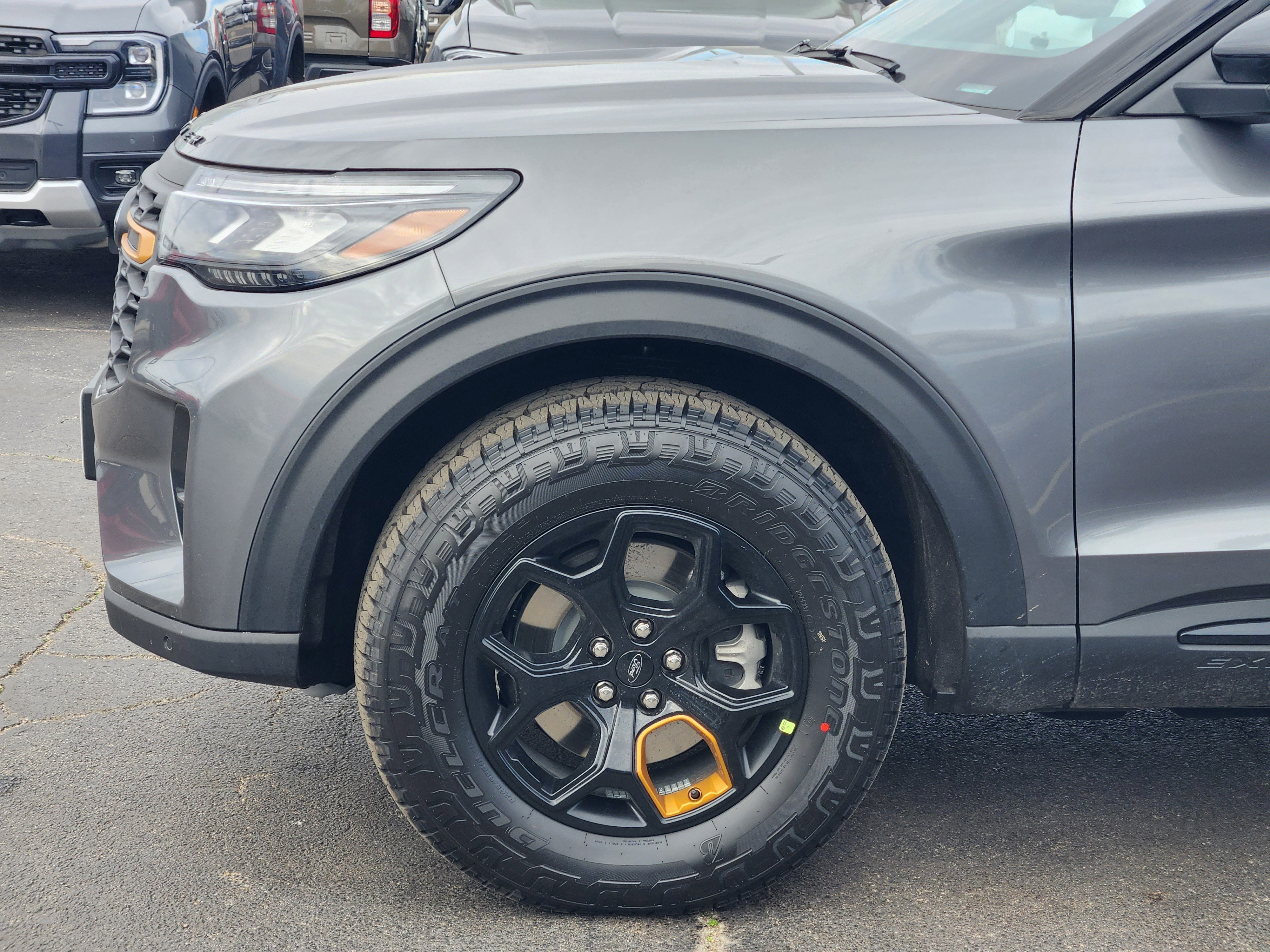 New 2026 Carbonized Gray Metallic Ford Tremor image 6