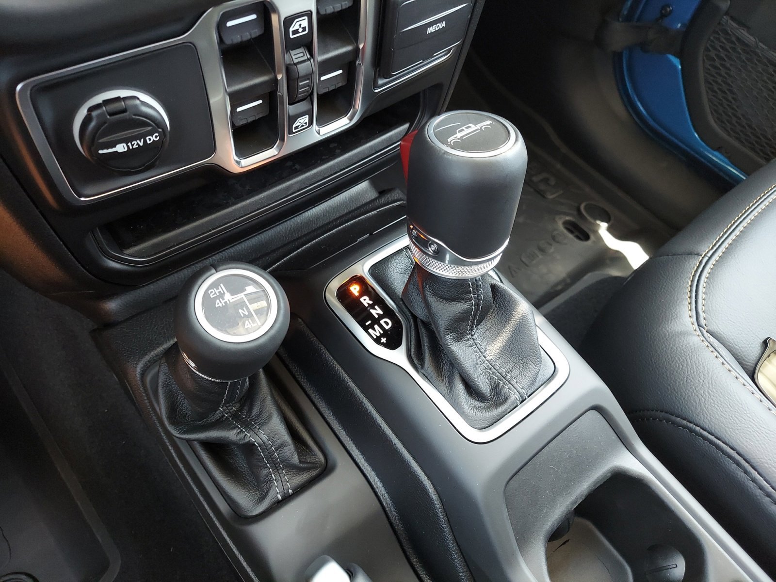 New 2026 Hydro Blue Pearlcoat Jeep Texas Trail image 21