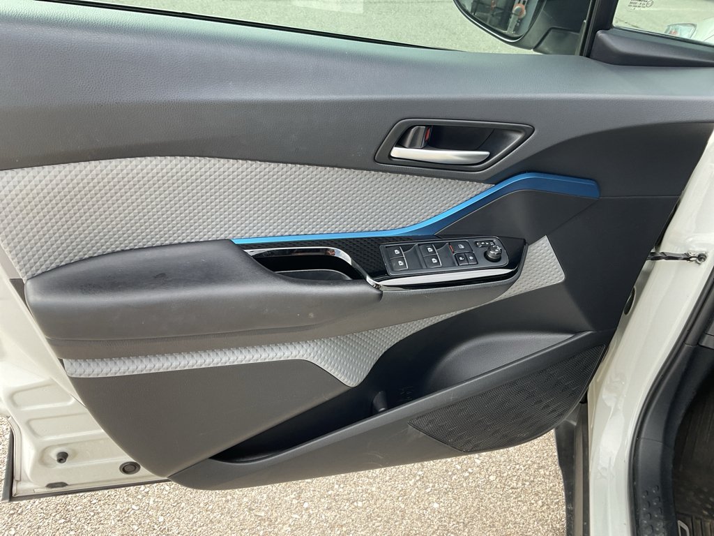 Used 2019 Blizzard Pearl Toyota XLE image 15