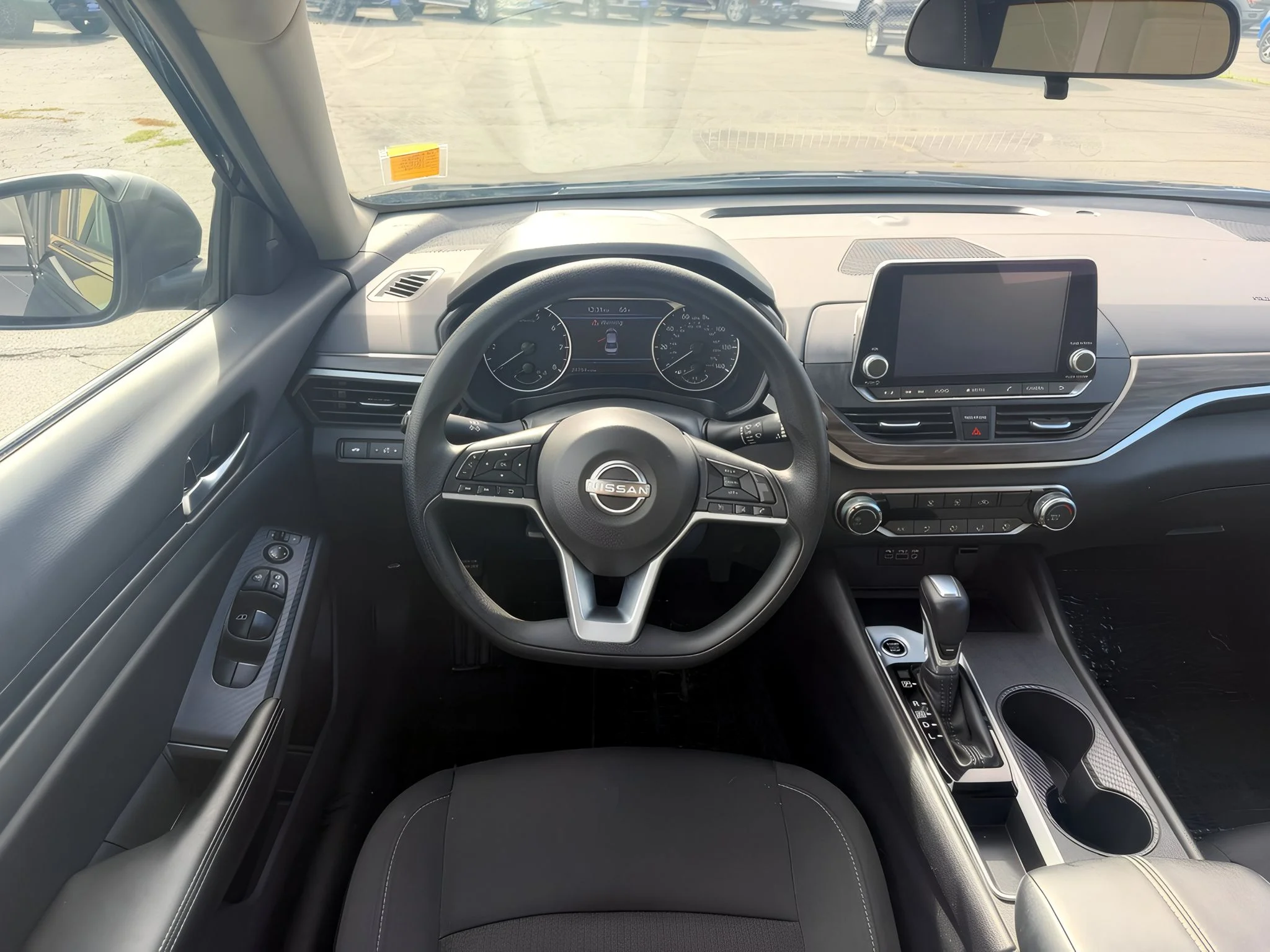 2025 Nissan Altima SV - Photo 15