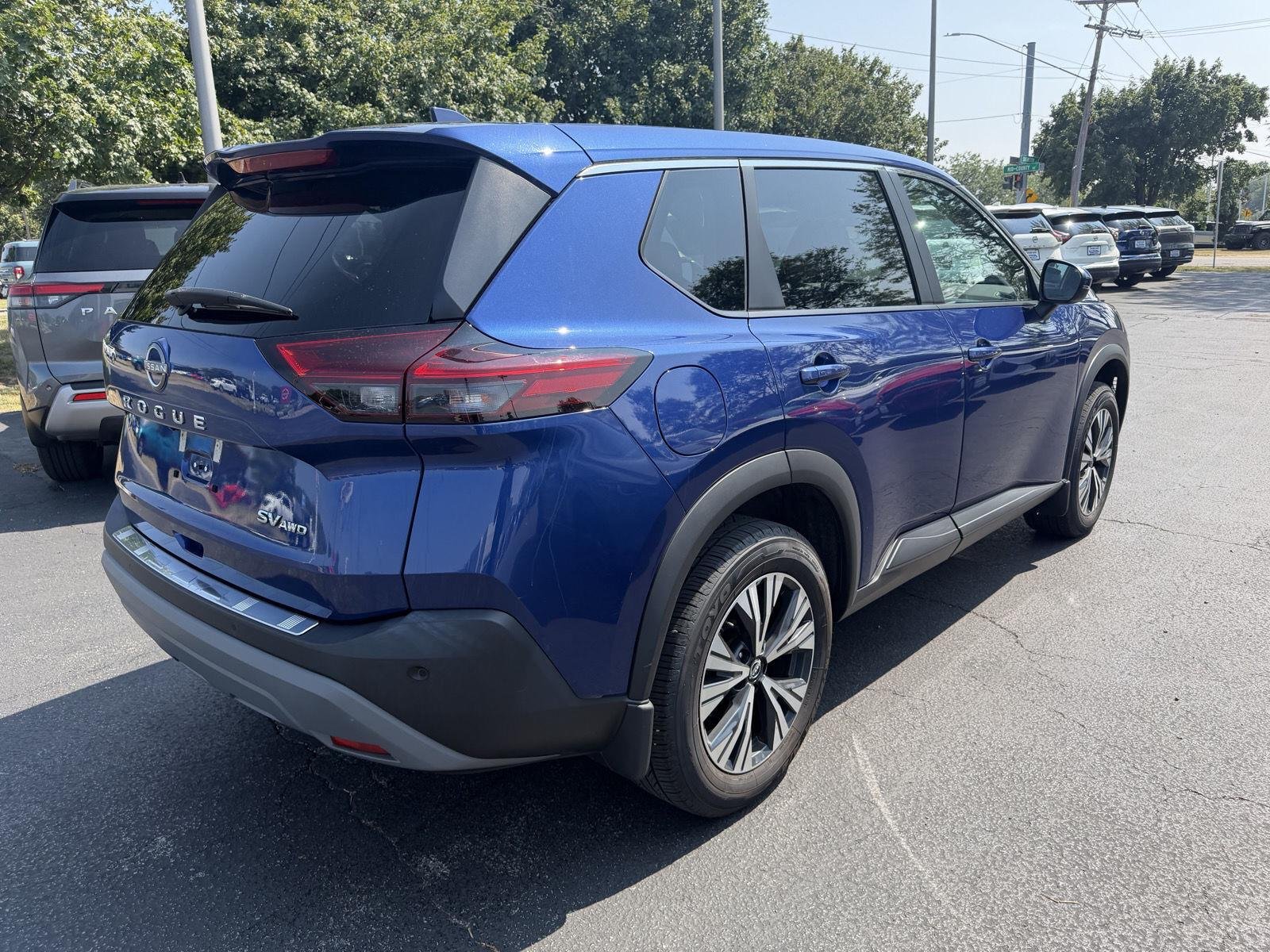 Used 2022 Caspian Blue Metallic Nissan SV image 4