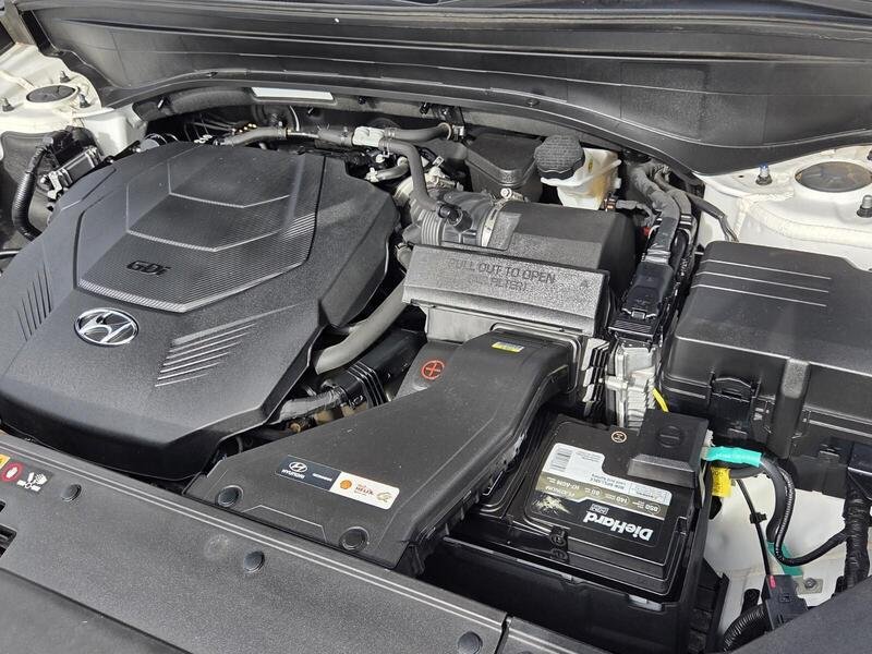 Used 2023 White HYUNDAI SEL FWD image 20