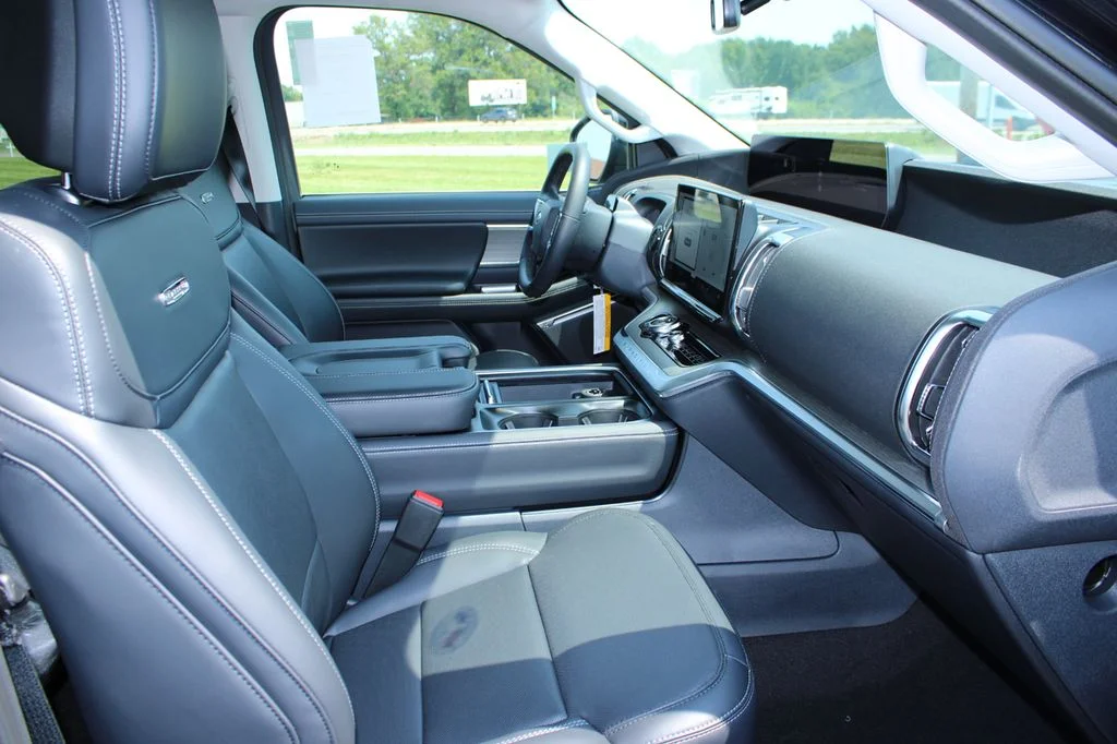 New 2027 Agate Black Metallic Ford MAX Platinum image 42