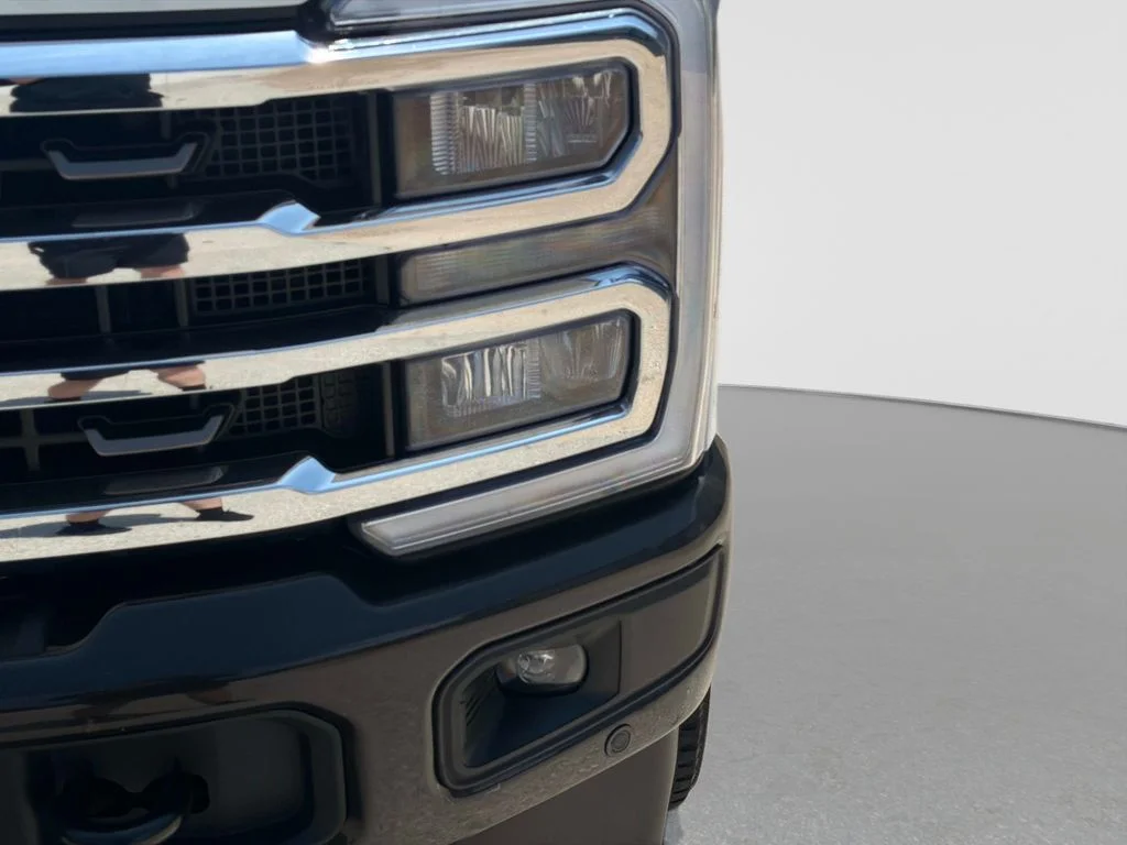 Used 2024 White Ford King Ranch image 11