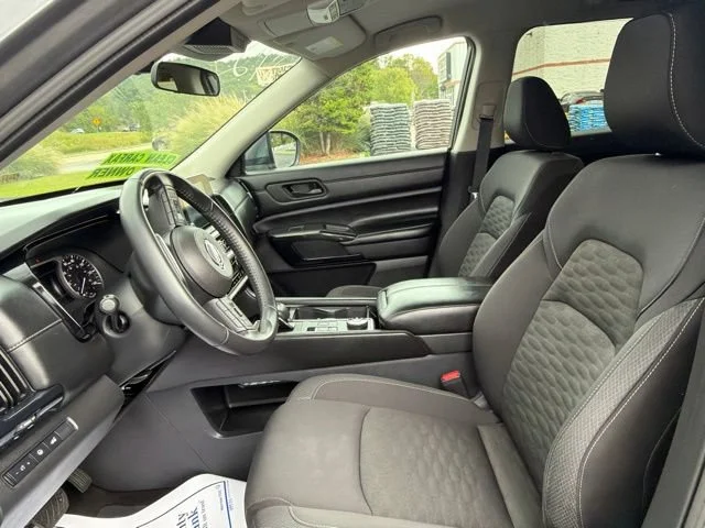 Used 2025 Gray Nissan SV image 28