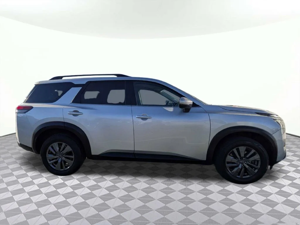 Certified Used 2024 Brilliant Silver Metallic Nissan SV image 2