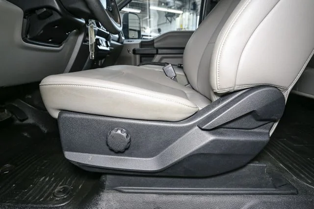 Used 2021 Silver Ford XL image 33