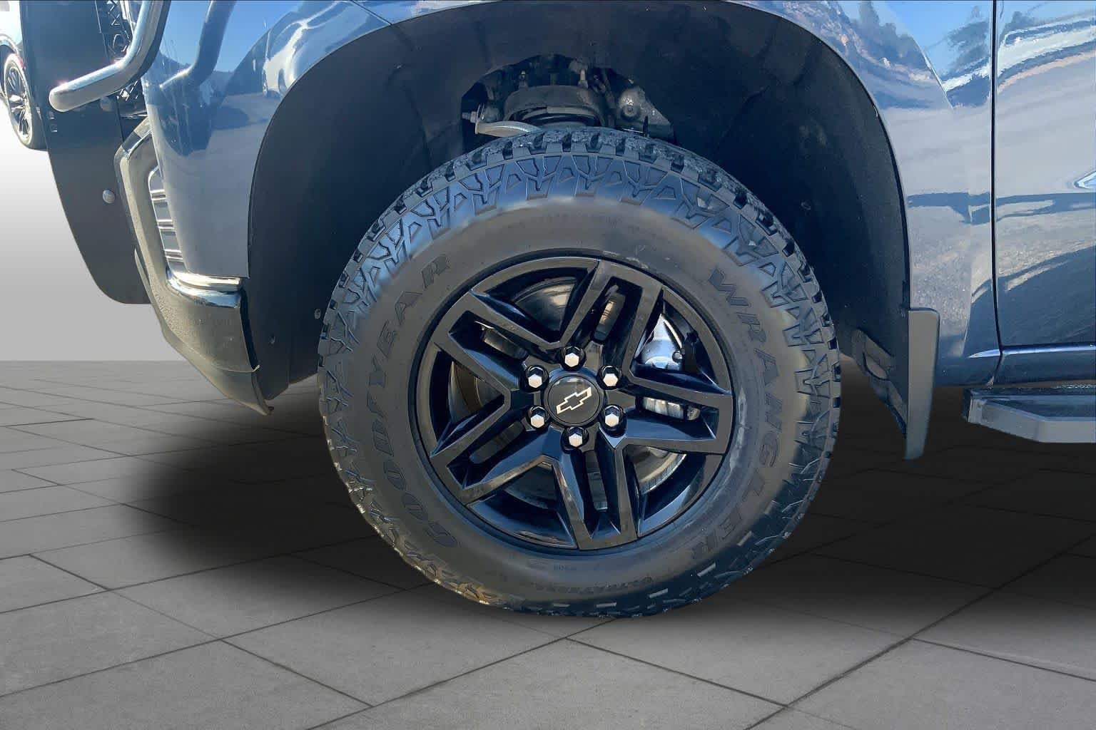 Used 2021 Northsky Blue Metallic Chevrolet LT Trail Boss image 11