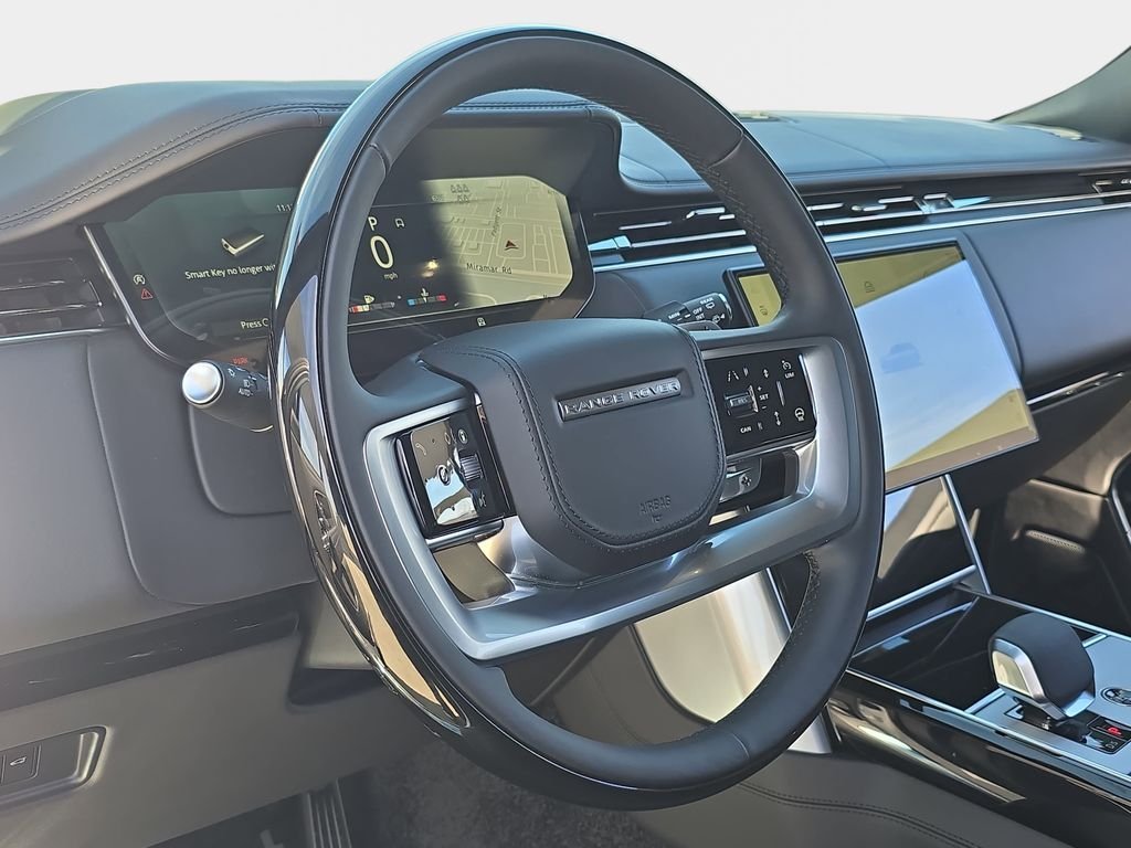 New 2026 Ostuni Pearl White LAND ROVER SE LWB 7-Seats / V8 image 18